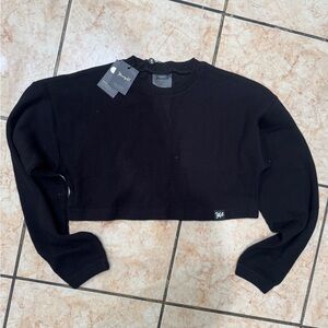 Youngla Black Cropped Sweater Top
